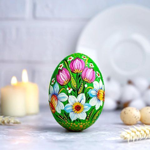 Великоднє яйце дерев'яне з нарцисами і тюльпанами 18249714 фото
